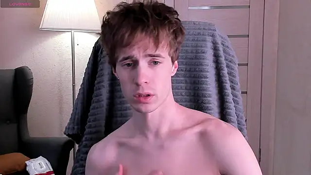 Snapshot of _tokyo_ghoul chatting on 02/08/25, 10:18  tokyo ghoul online show from 02/08/25, 10:18