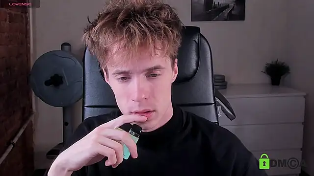 Snapshot of _tokyo_ghoul chatting on 10/10/25, 04:55  tokyo ghoul online show from 10/10/25, 04:55