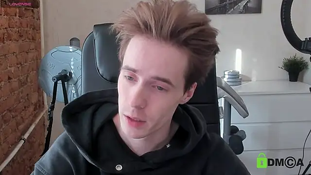 Snapshot of _tokyo_ghoul chatting on 10/19/25, 10:16  tokyo ghoul online show from 10/19/25, 10:16