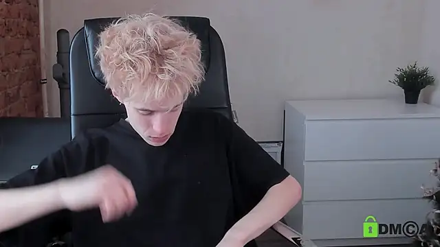 Snapshot of _tokyo_ghoul chatting on 04/24/26, 10:28 tokyo ghoul online show from 04/24/26, 10:28