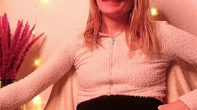 Snapshot of SecretAnni chatting on 01/02/25, 07:29 SecretAnni online show from 01/02/25, 07:29