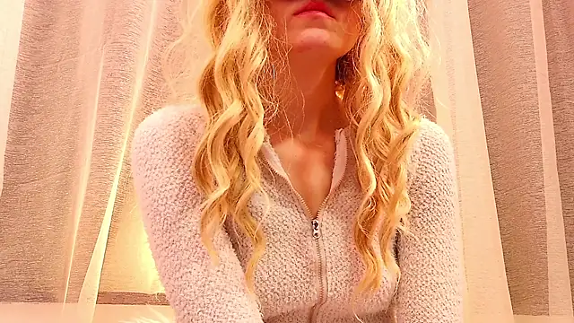 Snapshot of SecretAnni chatting on 02/09/25, 06:16 SecretAnni online show from 02/09/25, 06:16