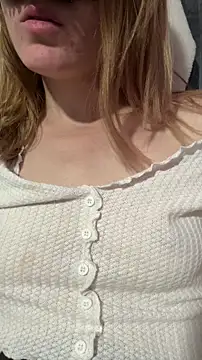 Snapshot of SecretAnni chatting on 10/19/25, 01:12 SecretAnni online show from 10/19/25, 01:12