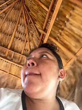 Snapshot of Dellyyymusic chatting on 04/20/26, 09:27 Dellyyymusic online show from 04/20/26, 09:27