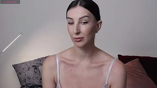 -Allure- online show from 11/11/25, 08:20