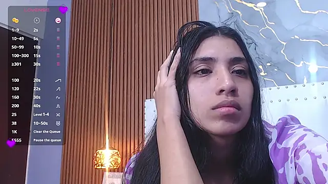 Snapshot of littlee_emilyy_ chatting on 01/15/25, 06:12 littlee emilyy  online show from 01/15/25, 06:12