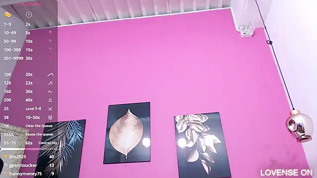 Snapshot of littlee_emilyy_ chatting on 03/22/25, 02:48 littlee emilyy  online show from 03/22/25, 02:48