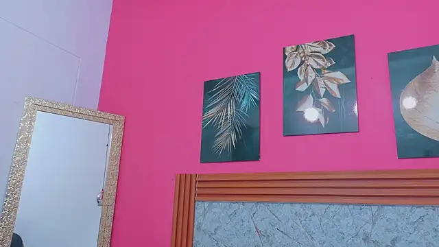 littlee emilyy  online show from 04/01/26, 12:39