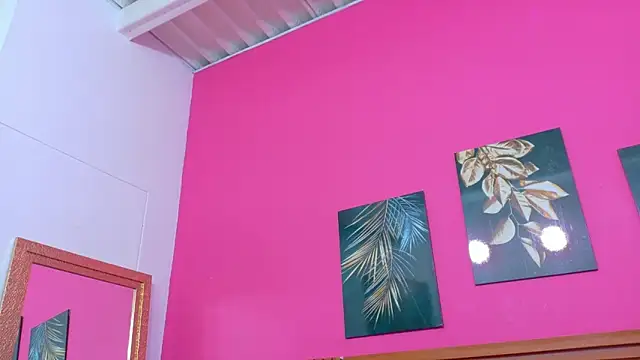 littlee emilyy  online show from 05/13/26, 12:57