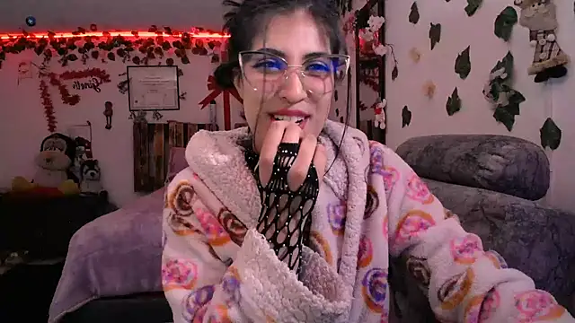 azahar  ziiz online show from 12/19/24, 12:24