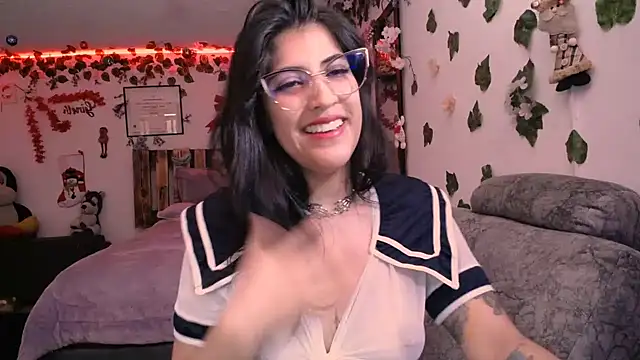 Snapshot of azahar__ziiz chatting on 12/20/24, 07:28 azahar ziiz online show from 12/20/24, 07:28