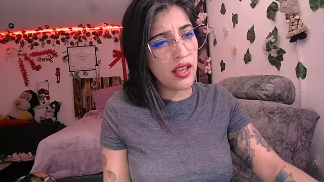 Snapshot of azahar__ziiz chatting on 01/02/25, 03:58 azahar ziiz online show from 01/02/25, 03:58