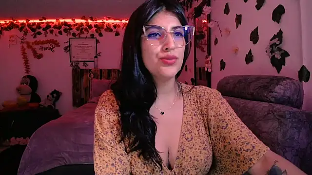 Snapshot of azahar__ziiz chatting on 01/20/25, 02:01 azahar ziiz online show from 01/20/25, 02:01