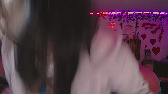 Snapshot of azahar__ziiz chatting on 09/09/25, 12:10 azahar ziiz online show from 09/09/25, 12:10