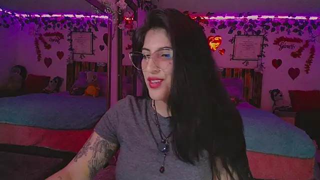 Snapshot of azahar__ziiz chatting on 09/18/25, 10:56 azahar ziiz online show from 09/18/25, 10:56