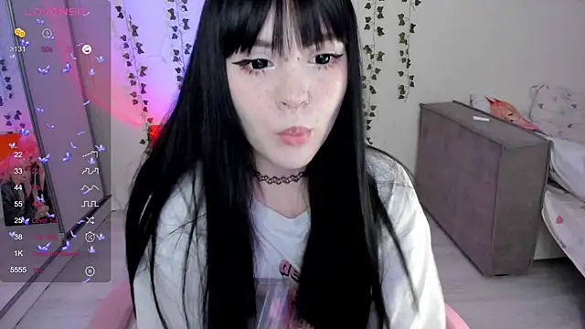 SelenaCute online show from 03/04/25, 05:11