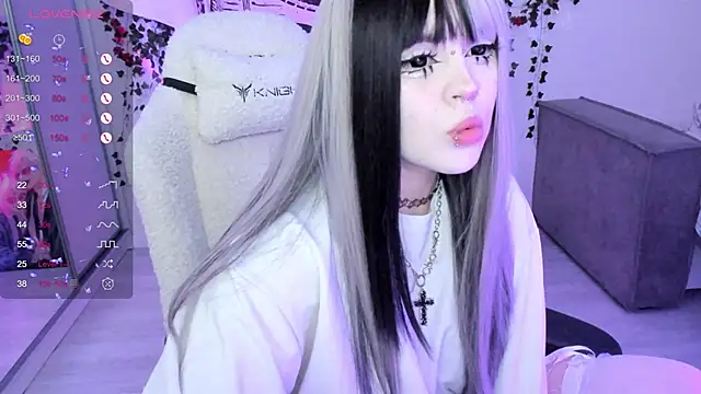 Snapshot of SelenaCute chatting on 11/10/25, 05:39 SelenaCute online show from 11/10/25, 05:39