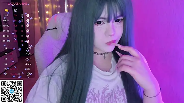 Snapshot of SelenaCute chatting on 03/16/26, 05:44 SelenaCute online show from 03/16/26, 05:44