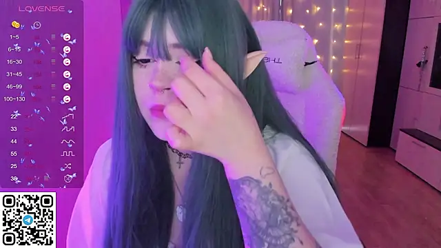 Snapshot of SelenaCute chatting on 03/23/26, 05:44 SelenaCute online show from 03/23/26, 05:44