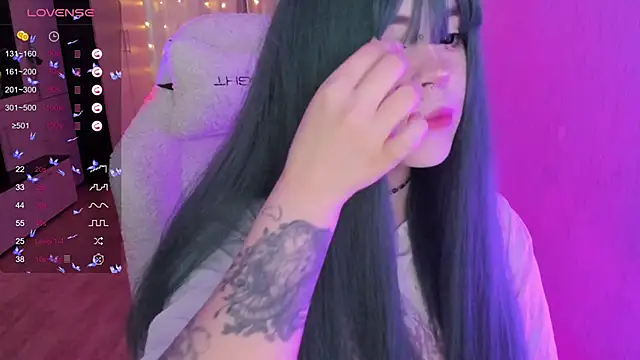 Snapshot of SelenaCute chatting on 03/27/26, 05:46 SelenaCute online show from 03/27/26, 05:46