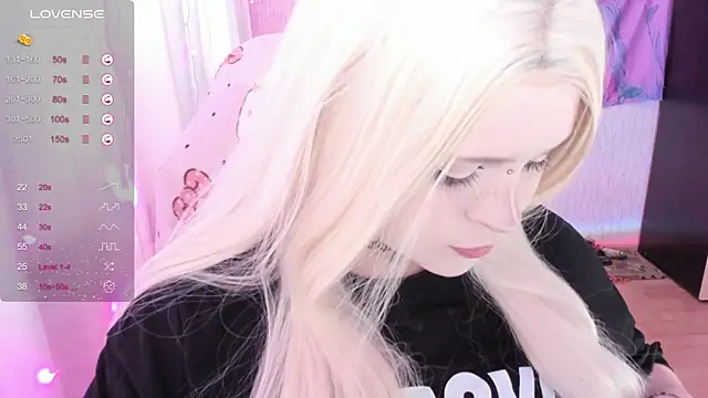 Snapshot of SelenaCute chatting on 06/29/26, 11:43 SelenaCute online show from 06/29/26, 11:43