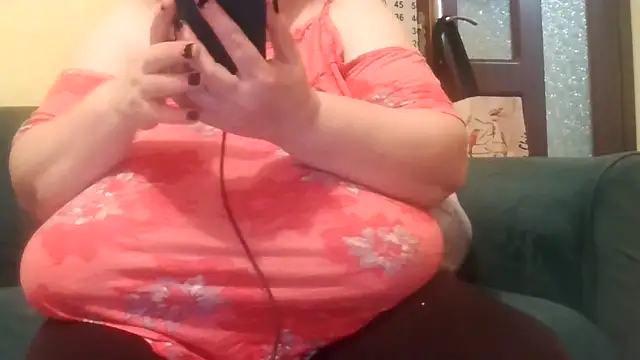 Snapshot of Nataliesbestjuggs chatting on 03/22/26, 05:27 Nataliesbestjuggs online show from 03/22/26, 05:27