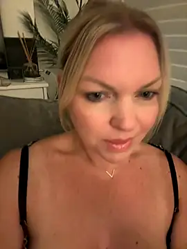 sedymilf online show from 10/31/25, 03:18