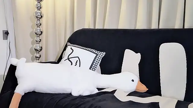 Snapshot of lvy-w chatting on 03/04/25, 12:01 lvy-w online show from 03/04/25, 12:01