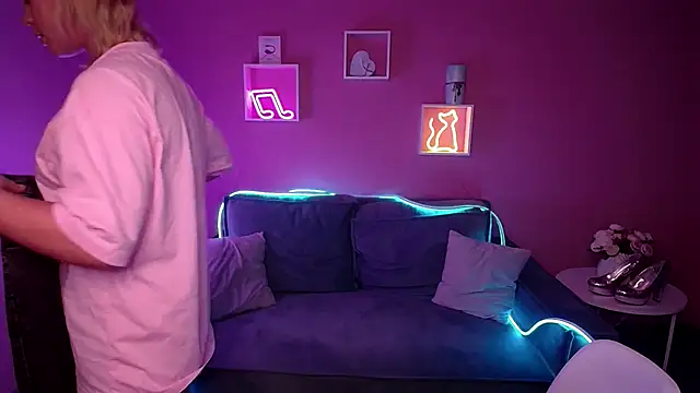 Snapshot of RikaRaily chatting on 12/06/24, 07:10 RikaRaily online show from 12/06/24, 07:10