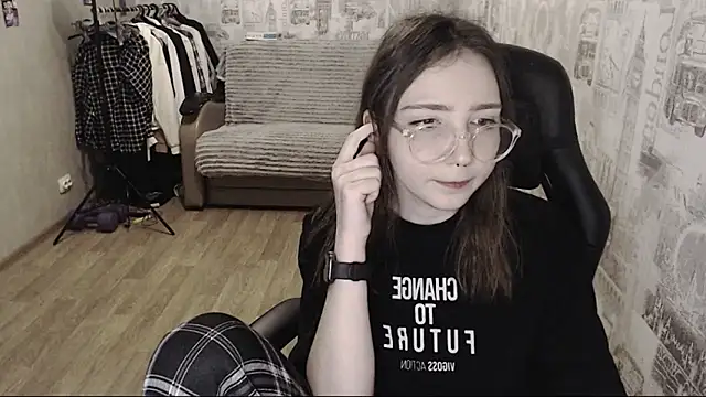 Snapshot of AmeliaKamishiro chatting on 12/10/24, 02:28 AmeliaKamishiro online show from 12/10/24, 02:28