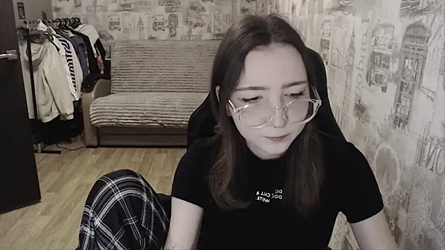 Snapshot of AmeliaKamishiro chatting on 01/08/25, 02:03 AmeliaKamishiro online show from 01/08/25, 02:03