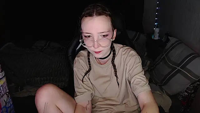 Snapshot of AmeliaKamishiro chatting on 11/14/25, 01:37 AmeliaKamishiro online show from 11/14/25, 01:37