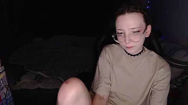 Snapshot of AmeliaKamishiro chatting on 11/15/25, 01:58 AmeliaKamishiro online show from 11/15/25, 01:58