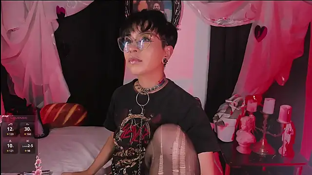 Snapshot of kitty_roxy chatting on 03/14/25, 05:48 kitty roxy online show from 03/14/25, 05:48