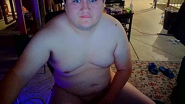 Snapshot of G__u__y chatting on 10/06/25, 02:03 G u y online show from 10/06/25, 02:03