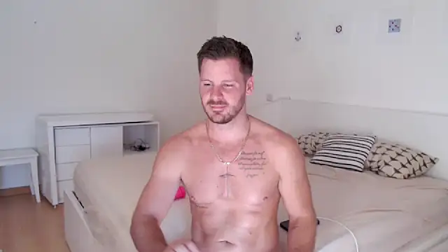 Snapshot of SexyandMarried1 chatting on 02/16/25, 12:21 SexyandMarried1 online show from 02/16/25, 12:21