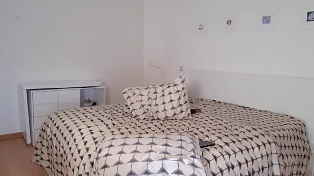 Snapshot of SexyandMarried1 chatting on 02/24/25, 03:09 SexyandMarried1 online show from 02/24/25, 03:09