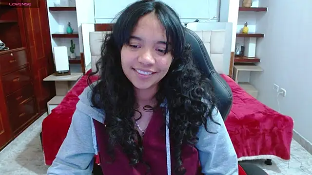 laureentt  online show from 01/22/25, 10:18