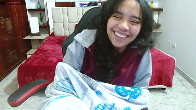 laureentt  online show from 01/23/25, 09:29