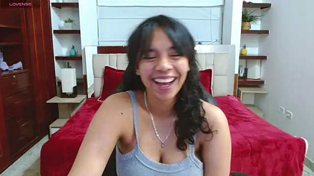 laureentt  online show from 01/28/25, 03:47