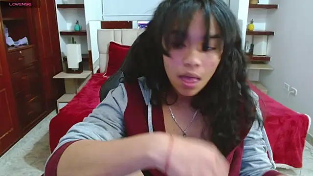 laureentt  online show from 01/28/25, 10:12