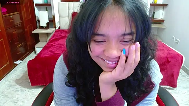 laureentt  online show from 01/29/25, 07:04