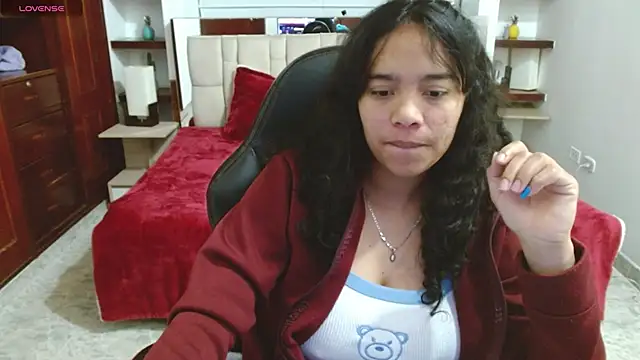 laureentt  online show from 01/30/25, 07:07