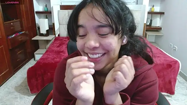 laureentt  online show from 01/31/25, 10:52