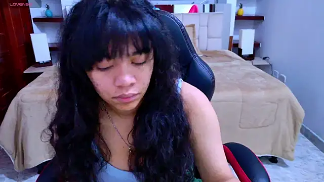 laureentt  online show from 10/11/25, 03:06