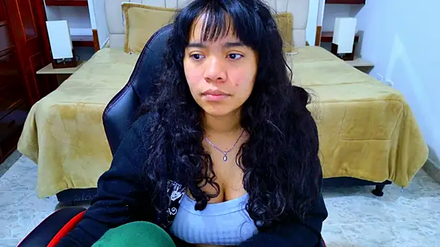 laureentt  online show from 11/26/25, 03:40