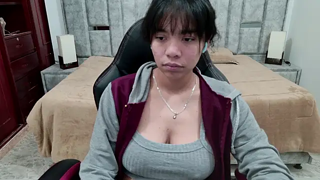 laureentt  online show from 04/08/26, 03:17