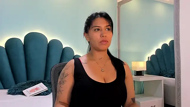 sharlott18 online show from 10/20/25, 12:49