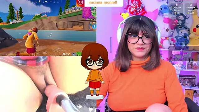 Snapshot of cinna_monroll chatting on 11/18/25, 03:05 cinna monroll online show from 11/18/25, 03:05