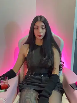 Snapshot of Felicia_smok3 chatting on 04/30/26, 01:56 Felicia smok3 online show from 04/30/26, 01:56